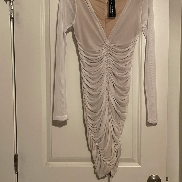 Fashion novas famous ruched dress never worn before - Picture 2 of 4